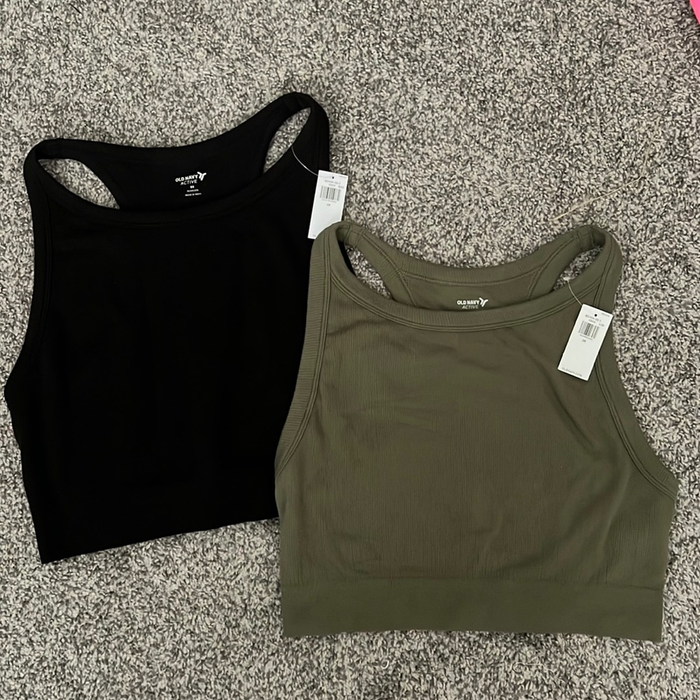 Old navy seamless active bras size 2X NWT. Selling together